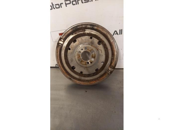 Volant moteur d'un Volkswagen Touran, Volkswagen, -, 3 mois de garantie, Utilisé