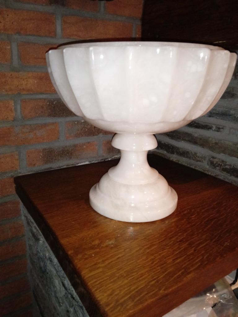 Vasque ou fontaine en marbre ou albatre, Antiquités & Art, Antiquités | Céramique & Poterie, Enlèvement