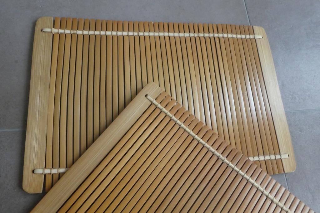 2 Beaux Sets de Table en Bambou : 31 x 46 cm., Enlèvement, Assiette