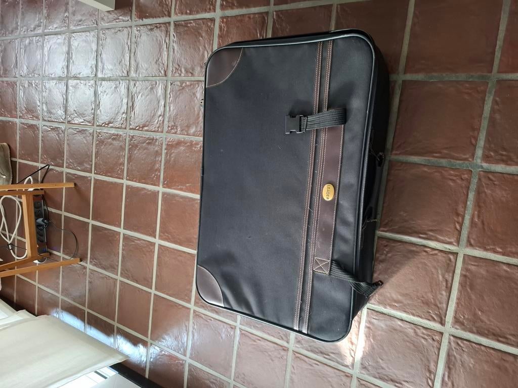 Grote Reiskoffer merk leader, Handtassen en Accessoires, Tassen | Reistassen en Weekendtassen, Ophalen, Gebruikt, Wieltjes