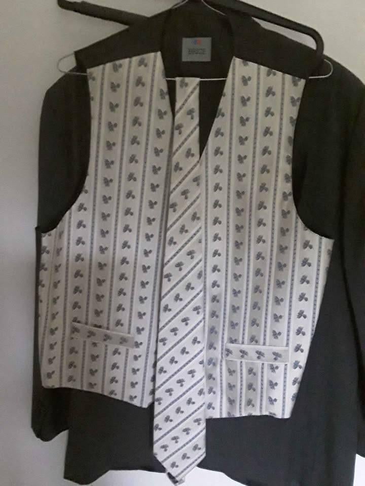 Costume 4 pièces (veste + pantalon + gilet + cravate), Vêtements | Hommes, Enlèvement ou Envoi, Porté