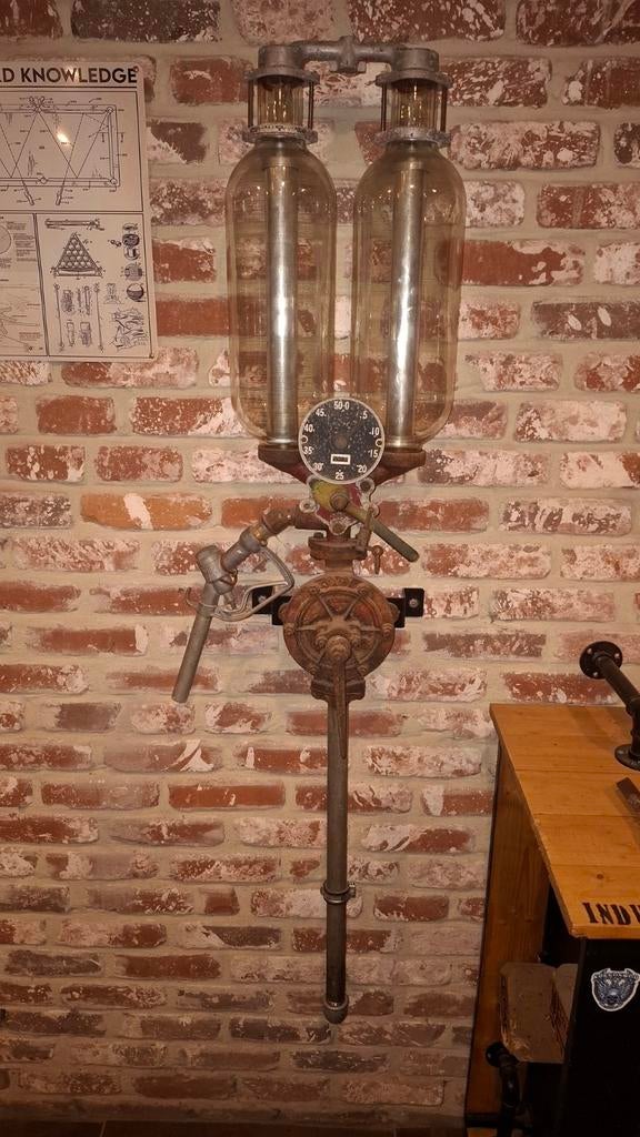 Ancienne pompe a essence