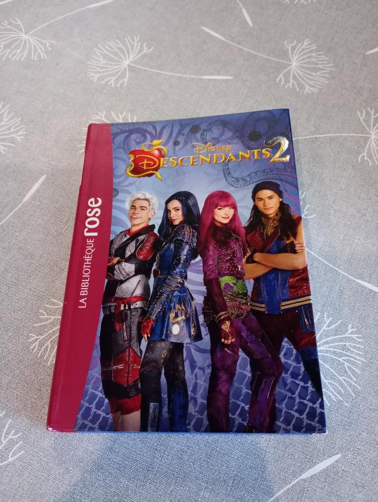 Livre "Descendants 2", Ophalen of Verzenden