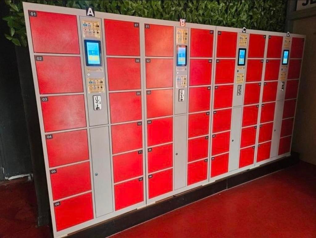 3x 12 digitale lockers (36 compartimenten totaal), Ophalen