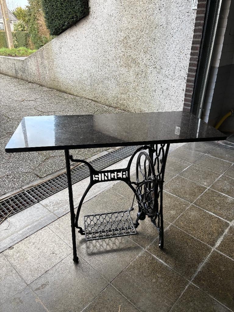 Table en fonte pour machine à coudre d'escalier Singer, Enlèvement
