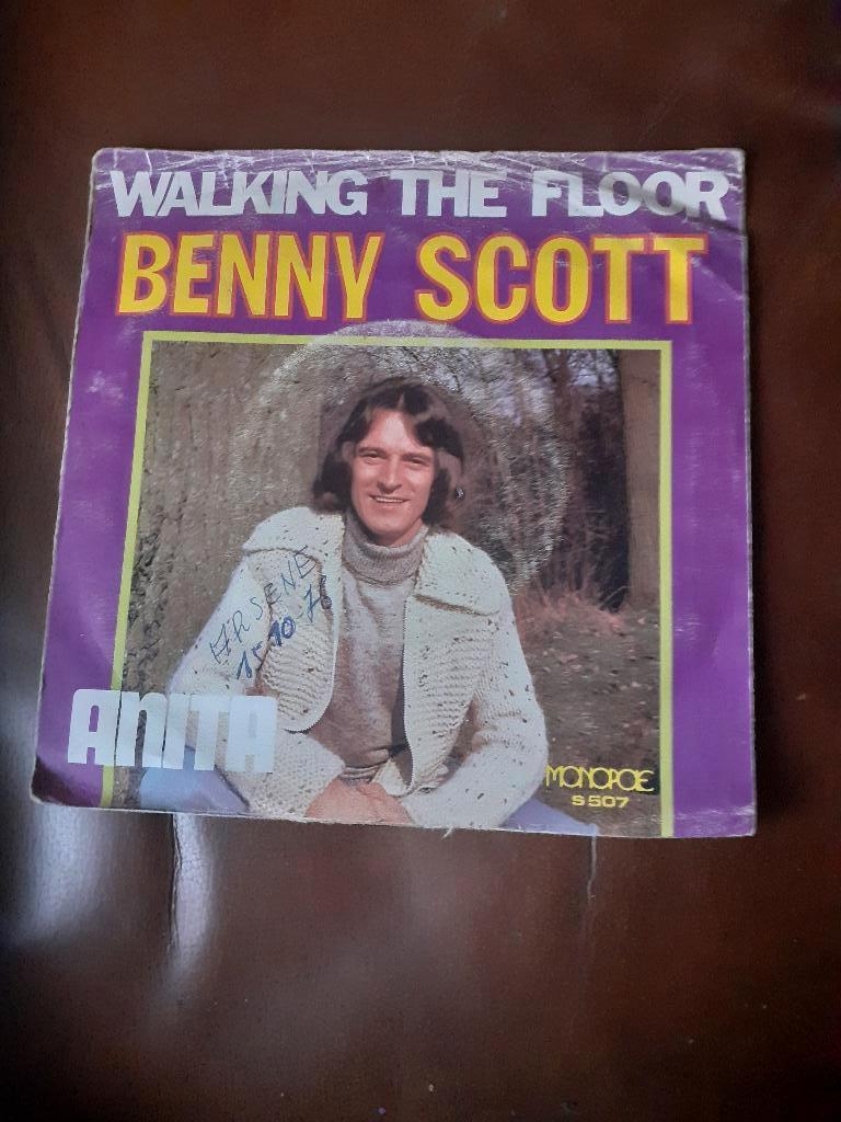 45T Benny Scott : Walking the floor (Belpop), Ophalen of Verzenden