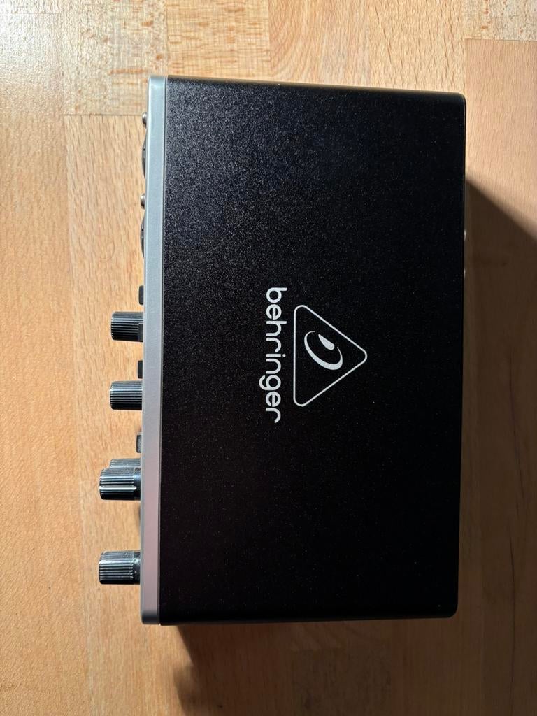 Behringer U‑Phoria UMC204HD – midi-cinch-xlr-jack-usb, Musique & Instruments, Enlèvement, Comme neuf