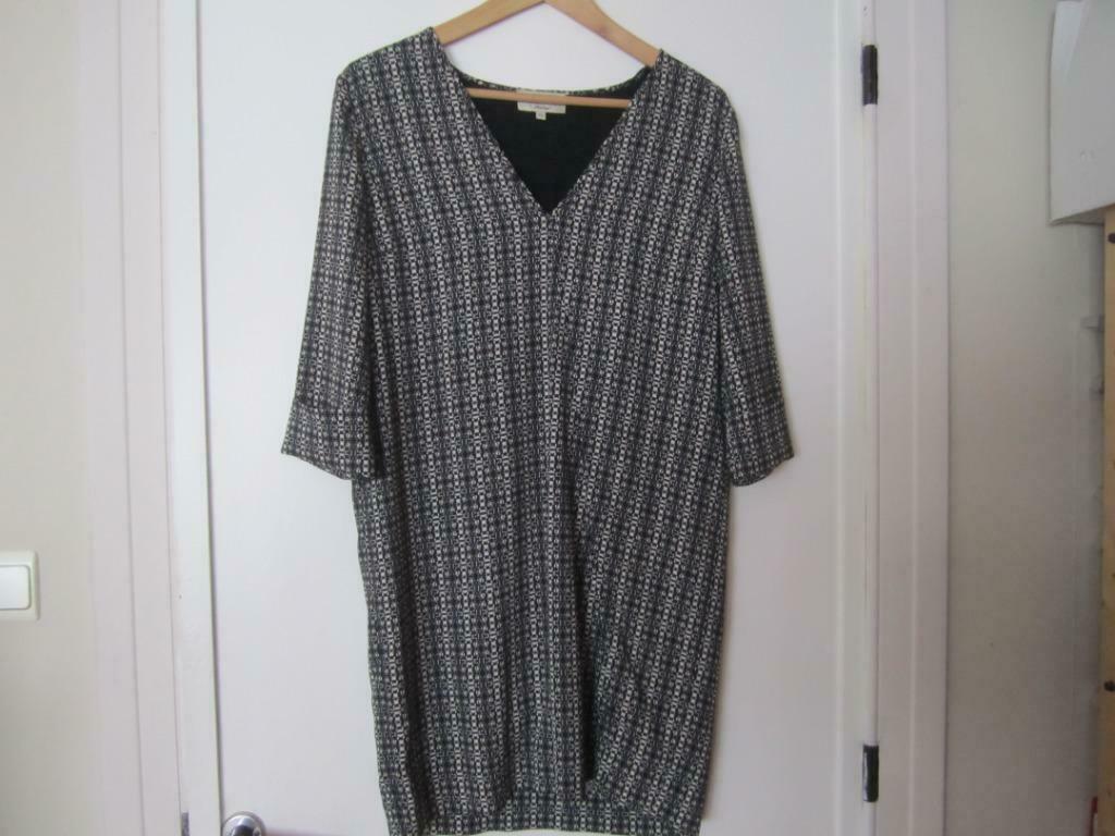 Jurk Essentiel maat 38, Taille 38/40 (M), Enlèvement ou Envoi, Au-dessus du genou, Comme neuf