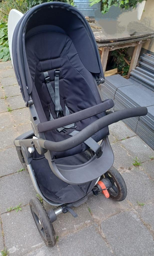Buggy Stokke Trailz Explorer uit 2017 incl. toebehoren, Kinderen en Baby's, Zo goed als nieuw, Combiwagen, Met autostoeltje, Ophalen