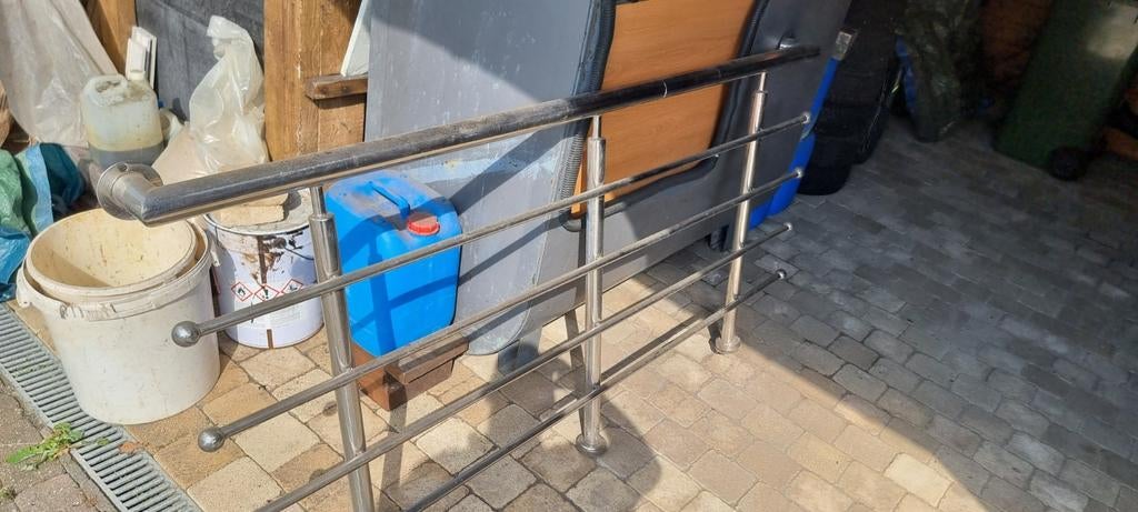 Garde-corps en inox pour balcon fenêtre ou porte.