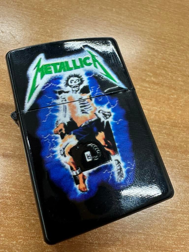 Briquet à essence Zippo Metallica Ride The Lightning, Enlèvement ou Envoi, Comme neuf, Briquet