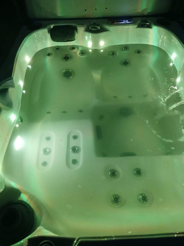 Bubbelbad met 1 dag garantie., Tuin en Terras, Zwembad-toebehoren