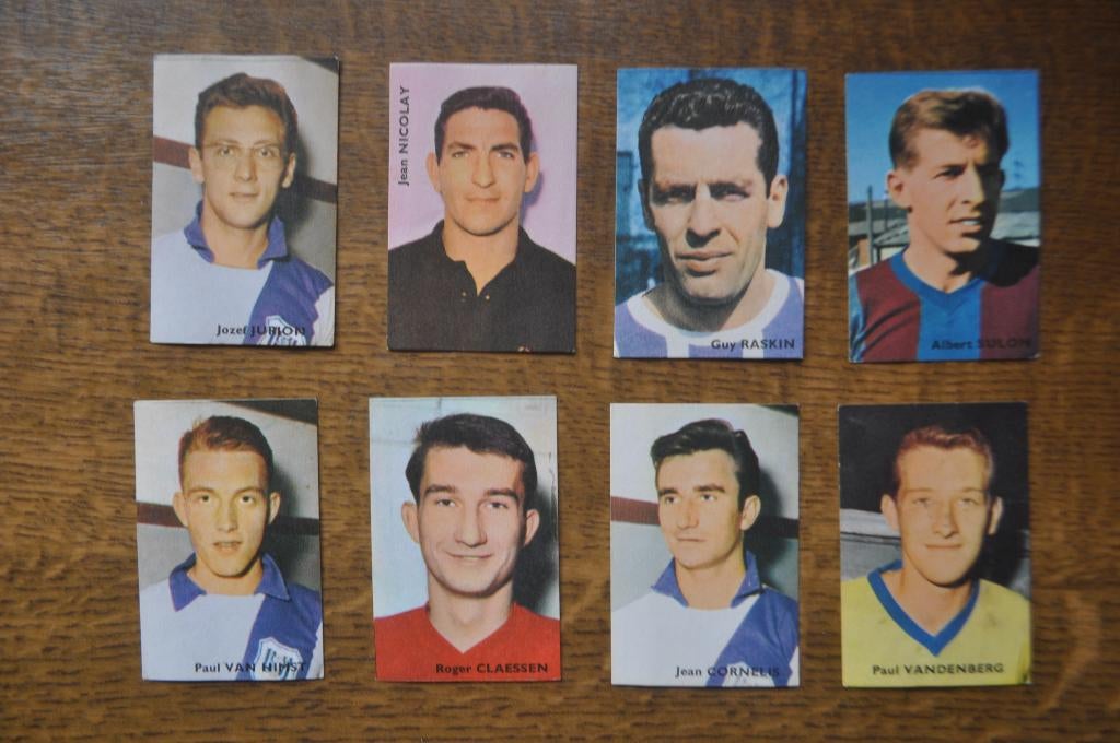 VICTORIA 8 PRENTJES VOETBALSPELERS, Enlèvement ou Envoi, Utilisé, Plusieurs images