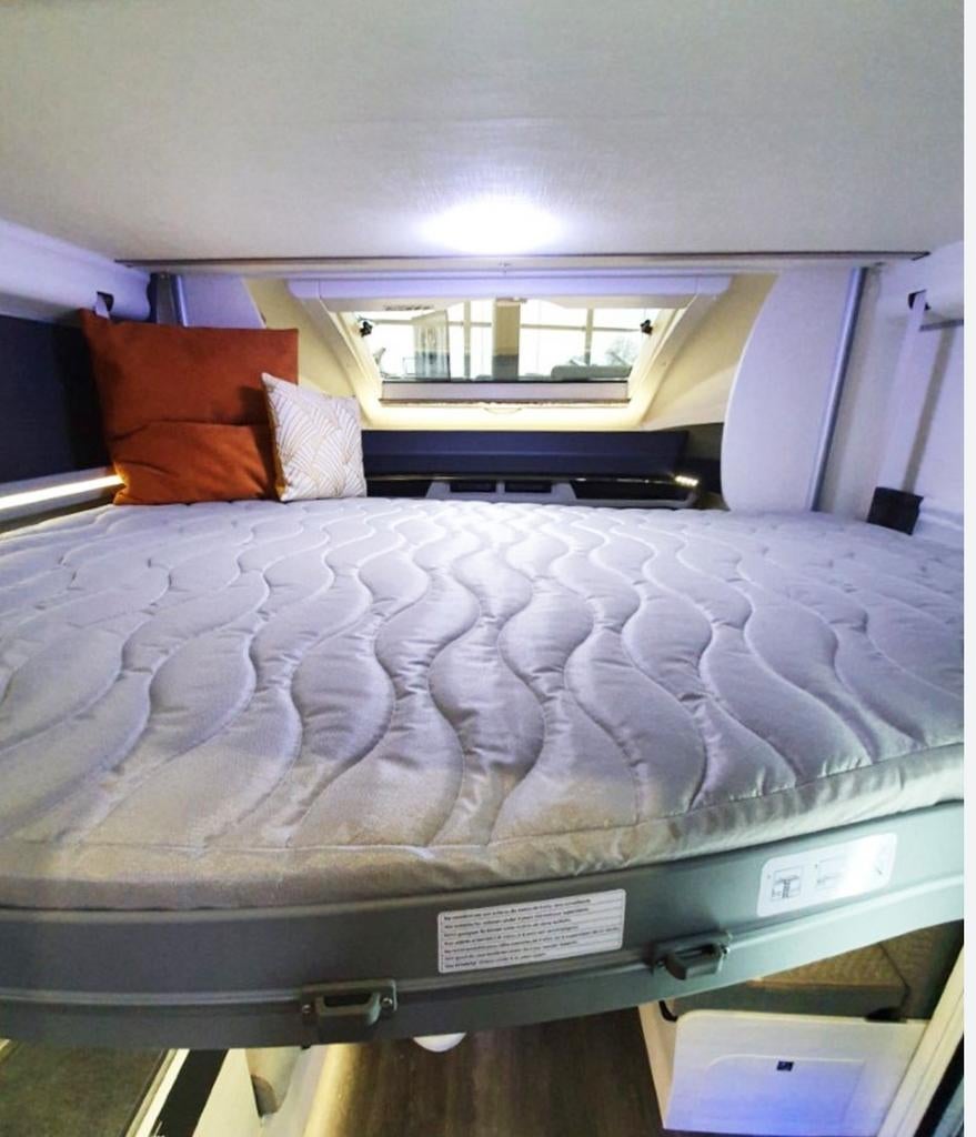 Matras hefbed Chausson 777, Caravans en Kamperen, Particulier, Chausson