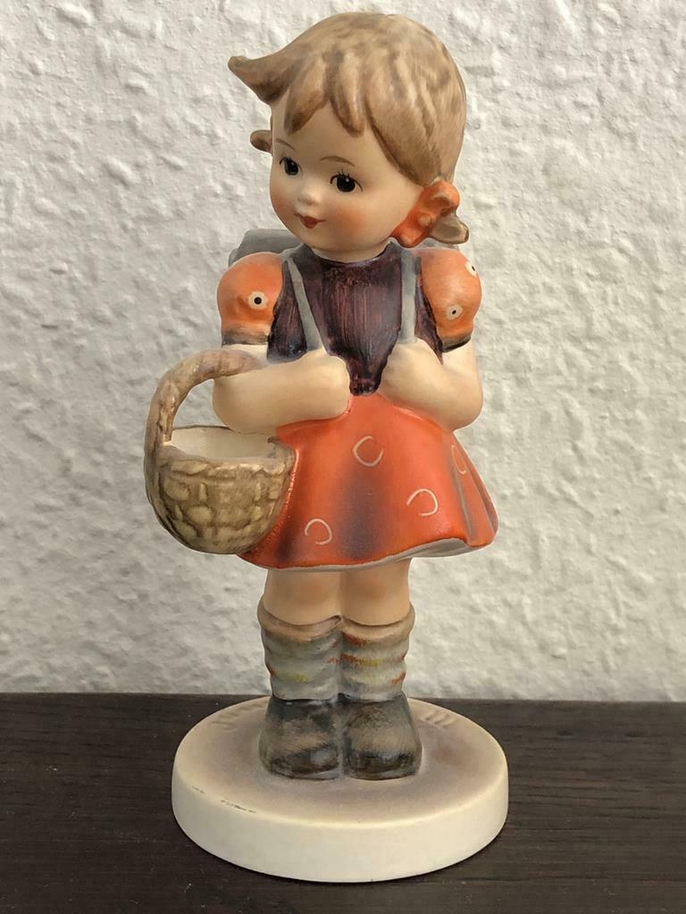 Hummeltje nr 81 /0 - ‘schoolmeisje’ - TM5 - perfecte staat, Ophalen of Verzenden, Zo goed als nieuw, Hummel
