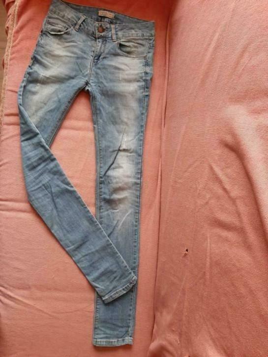 12 pantalons fille, taille 10-13 ans - 10€ la pièce, Enlèvement, Fille