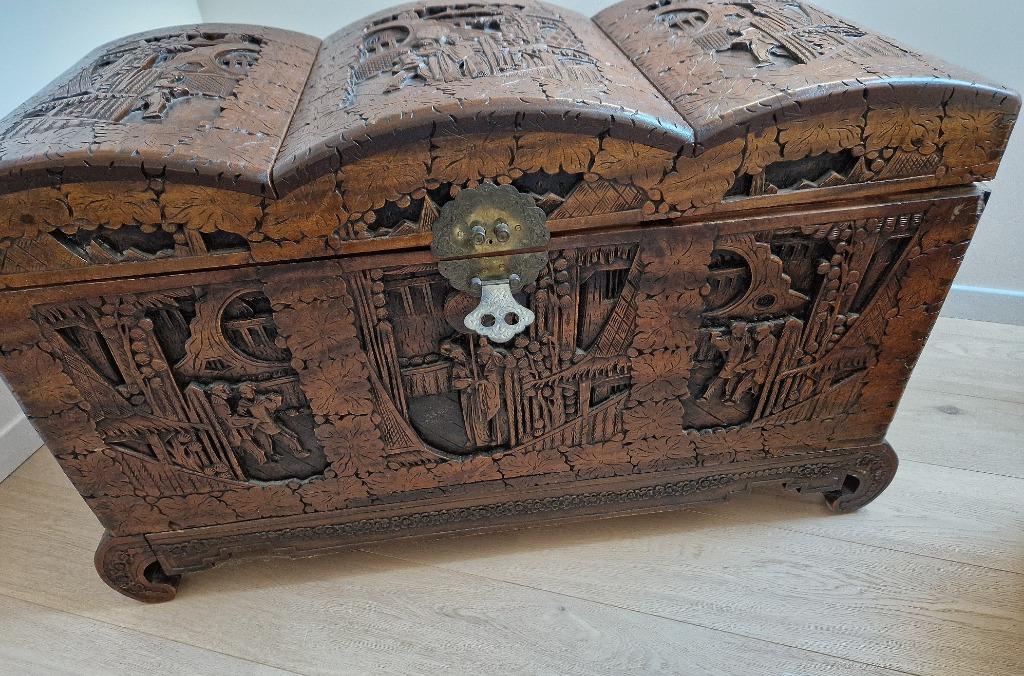 Indische koffer, Ophalen