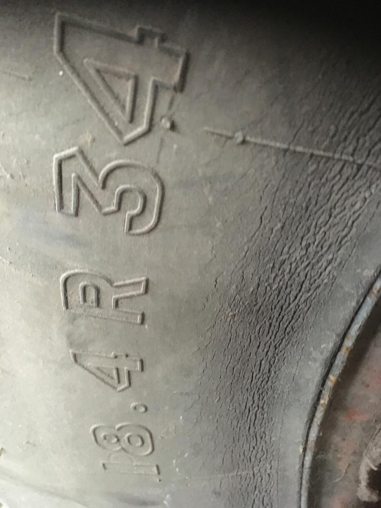 2 Banden 18.4 R 3.4 Deutz, Ophalen, Band(en)