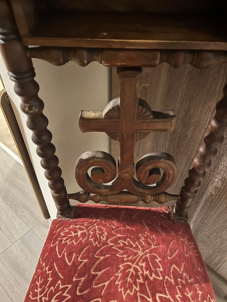 Ancienne chaise d'église, Enlèvement