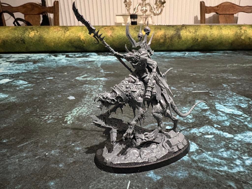 Slaven Clawlord dans Warhammer Age of Sigmar, Enlèvement ou Envoi, Comme neuf, Warhammer, Peint