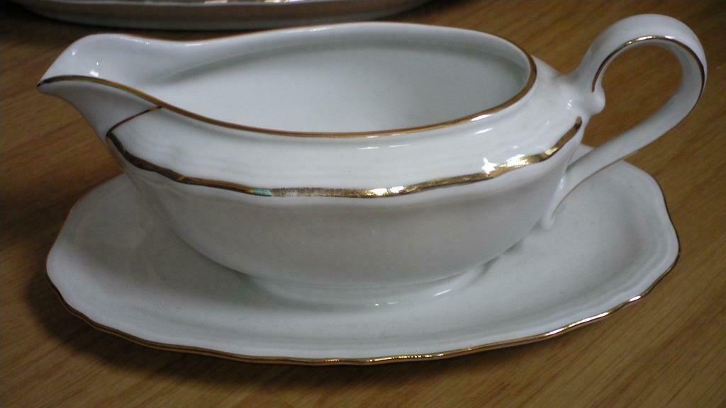 wit servies met gouden randje, Ophalen of Verzenden, Zo goed als nieuw, Kom(men)