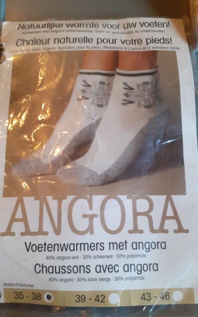 chausson avec angora pointue 35/38, Kleding | Dames, Overige Dameskleding, Ophalen of Verzenden, Nieuw