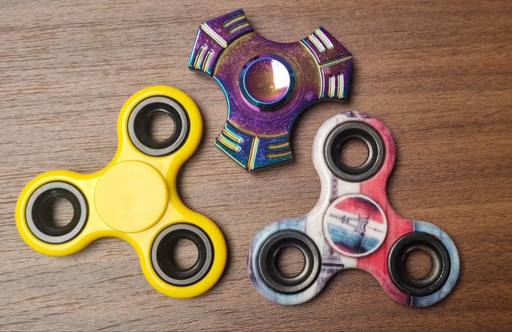 3 fidget spinners, Enlèvement ou Envoi