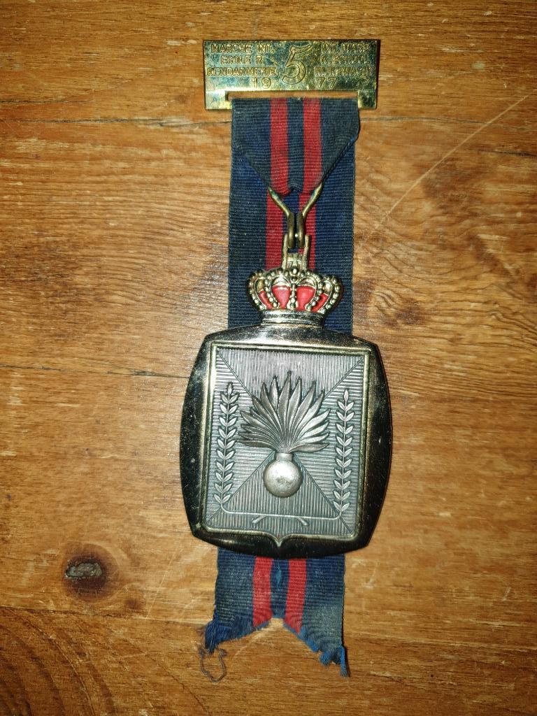 Rijkswacht medaille mars school rijkswacht  1977, Ophalen of Verzenden, Rijkswacht, Embleem of Badge