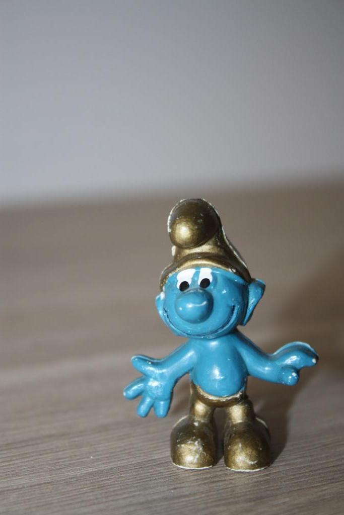 Gold smurf 1965 , Peyo , Schleish , mooie staat, Collections, Personnages de BD, Utilisé, Statue ou Figurine, Schtroumpfs, Enlèvement ou Envoi