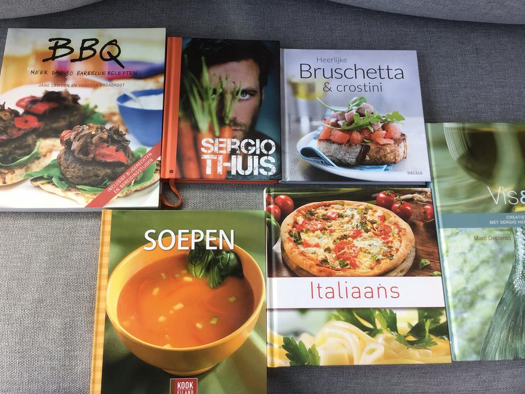 Diverse kookboeken Sergio thuis, BBQ, Italiaans,…, Enlèvement ou Envoi, Comme neuf