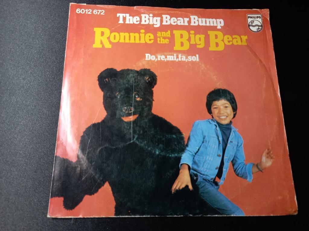 Ronnie et le Grand Ours — The Big Bear Bump '7 comme neuf, Enlèvement ou Envoi, Single, Comme neuf, Pop