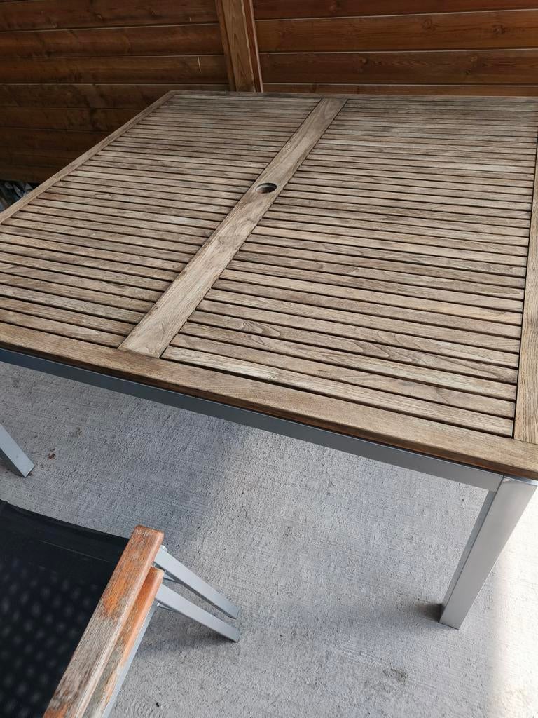 Carré 1,5 x 1,5 avec pieds en aluminium et 8 chaises., Enlèvement, Comme neuf, Bois