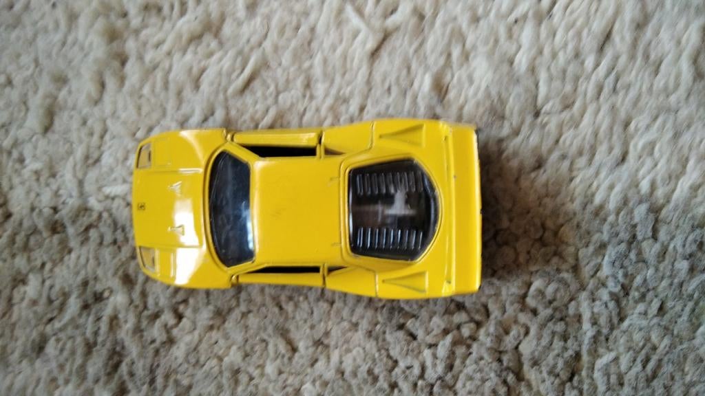 Miniatuur Ferrari F40 1/39 Maisto, Enlèvement ou Envoi