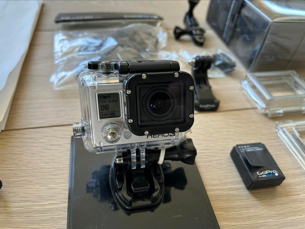 Go Pro Hero 3 + nombreux accessoires, TV, Hi-fi & Vidéo, Comme neuf, GoPro