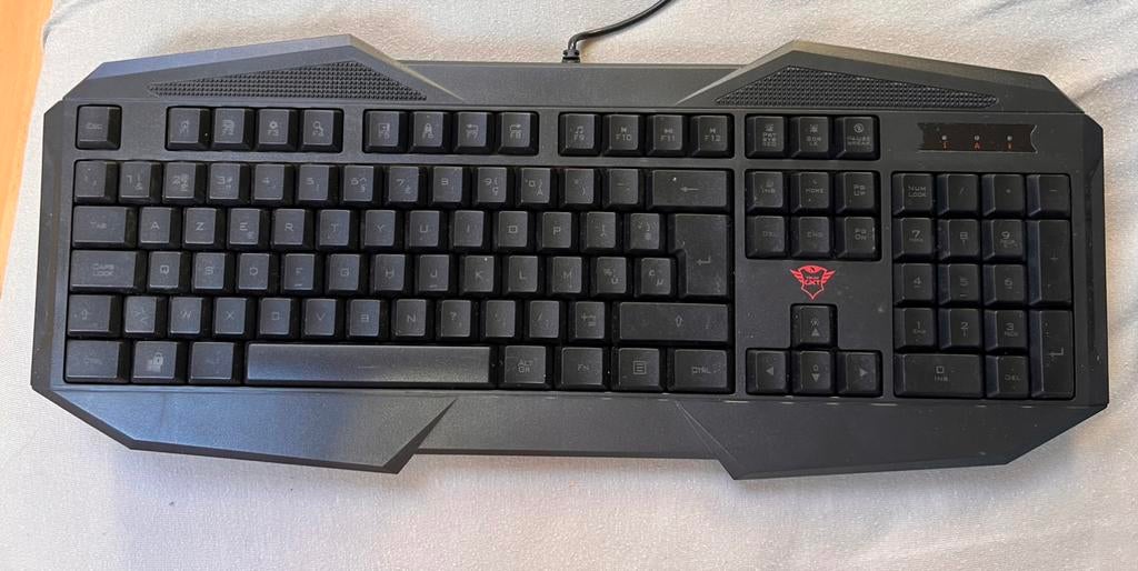 Trust GXT 830-RW Avonn. Gamingtoetsenbord., Ophalen, Multimediatoetsen, Zo goed als nieuw, Trust