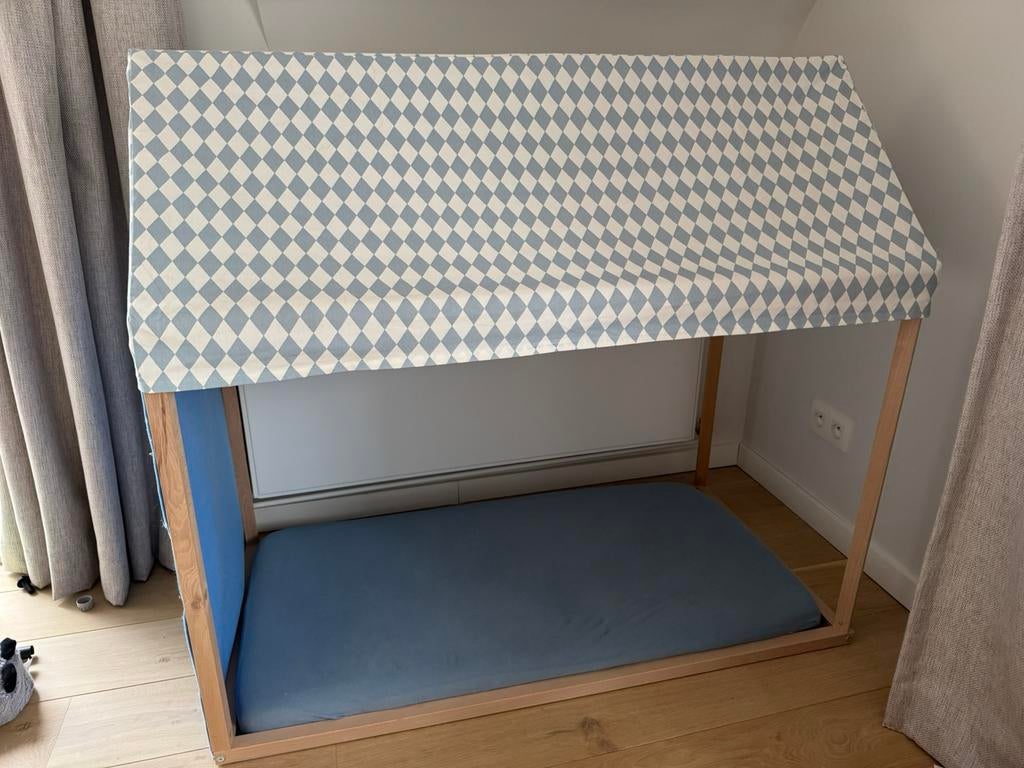 Speelhuisje Nobodinoz met matras, Ophalen, Gebruikt