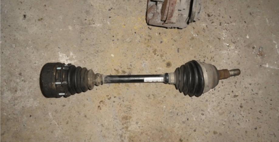 A vendre cardan90 110 gauche VW Golf4 Bora Audi A3 Seat Leon, Auto-onderdelen, Motor en Toebehoren, Audi, Seat, Volkswagen, Gebruikt