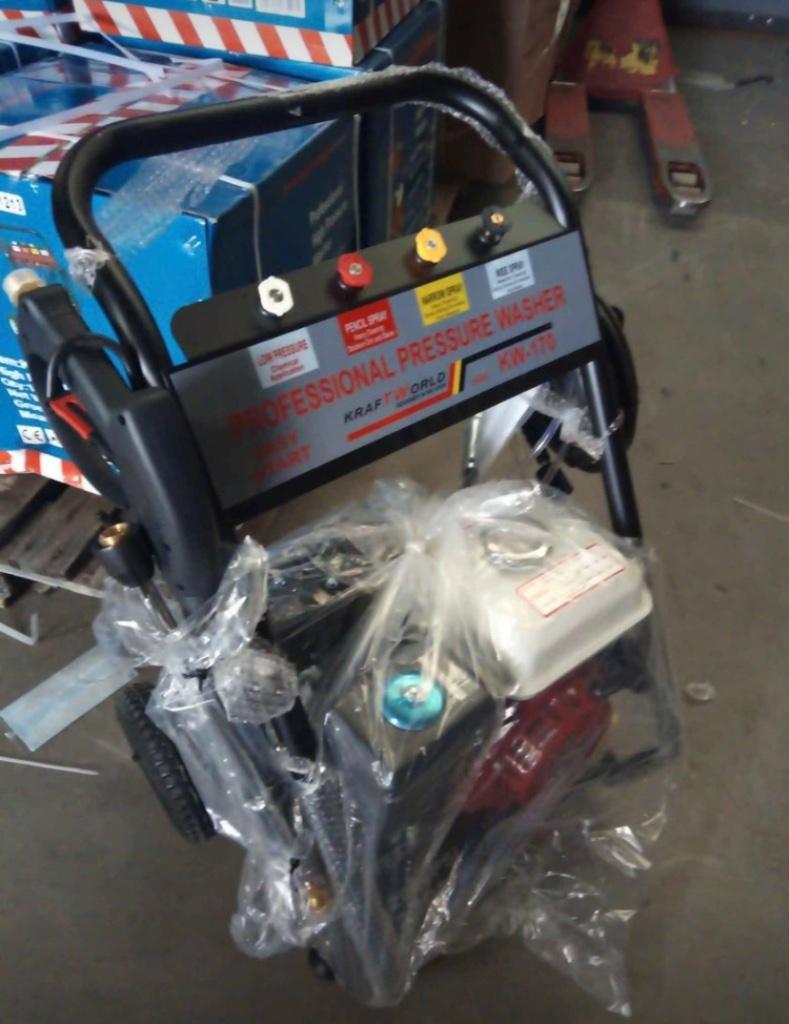 Diverse Professionele hogedrukreinigers 240 bar !!, Ophalen of Verzenden, Nieuw, Benzine, Met regelbare waterdruk