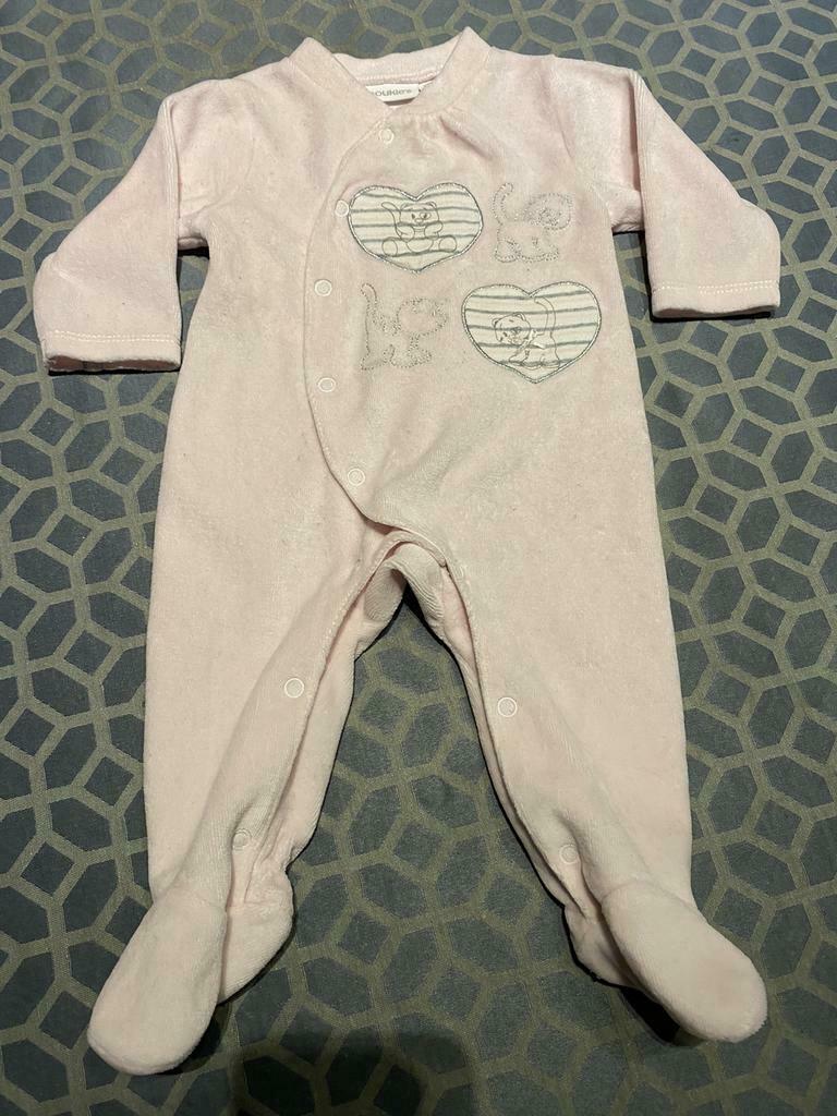 Pyjama Noukie’s maat 3M / 62 lichtroze, Enlèvement ou Envoi, Comme neuf, Fille, Vêtements de nuit ou Sous-vêtements