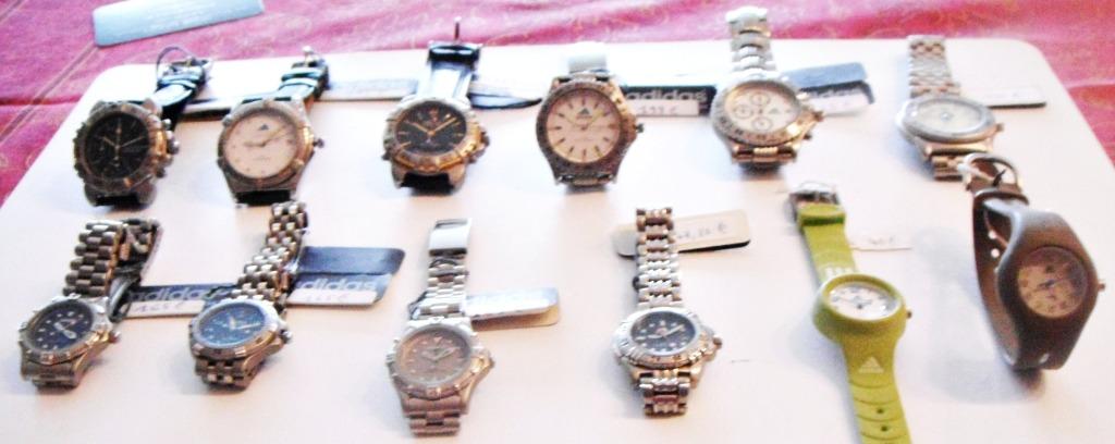 Montre ADIDAS vintage neuve, bracelet acier, cuir ou résine, Collections, Enlèvement ou Envoi, Neuf