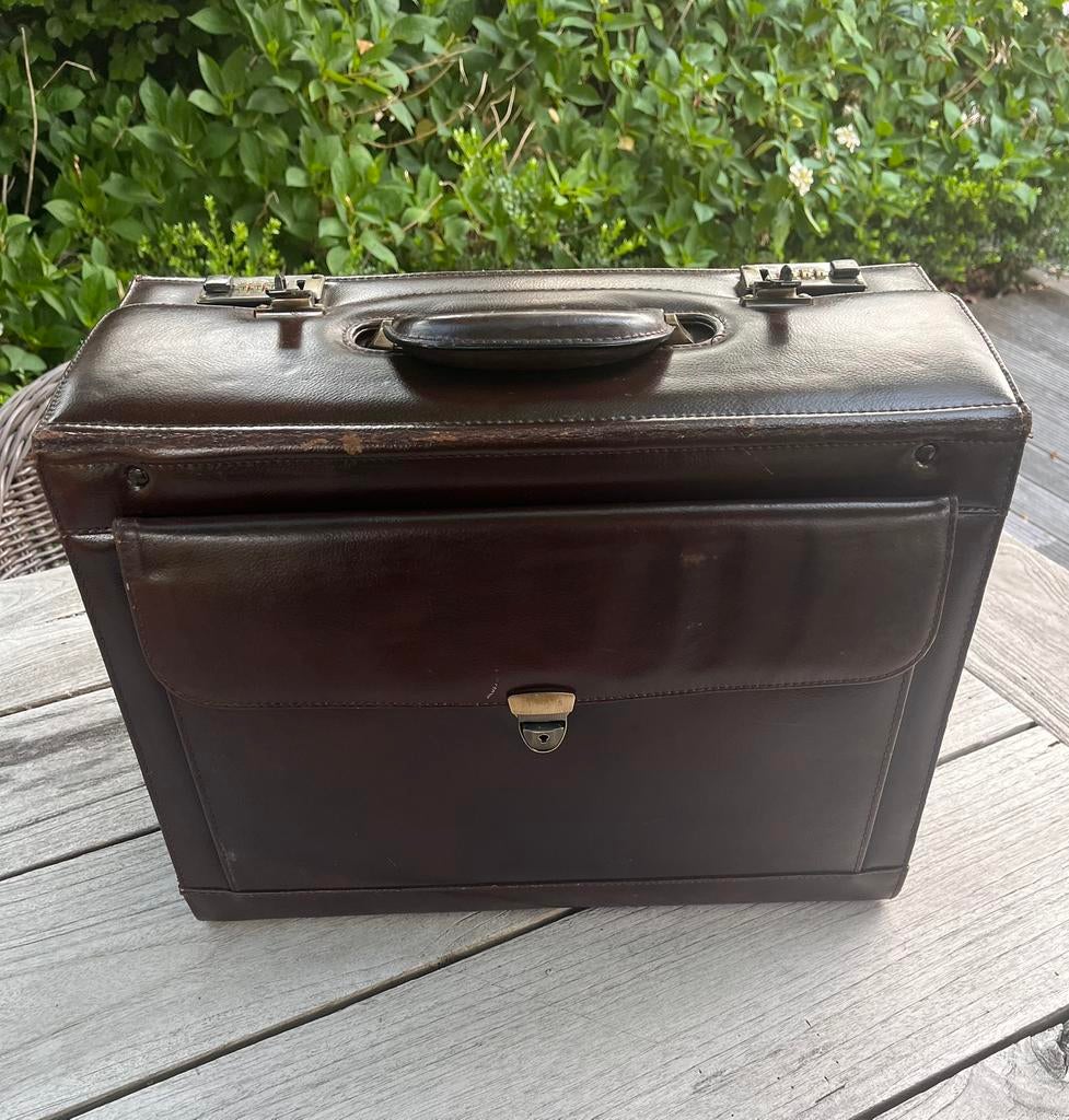 Mallette pilote/sac d'allaitement/sac de loisirs, Bijoux, Sacs & Beauté, Valises, Utilisé, Cuir, Moins de 50 cm, Moins de 35 cm