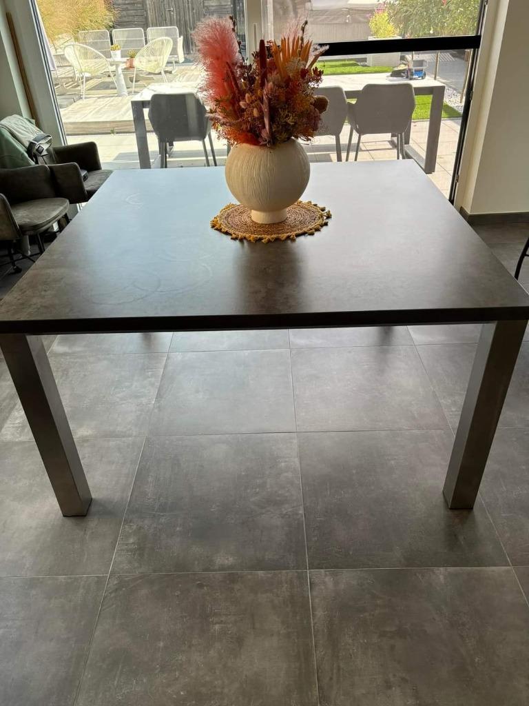 Table de cuisine 1,40 m x 1,40 m 77 cm de haut, Enlèvement, Utilisé, 100 à 150 cm, 100 à 150 cm