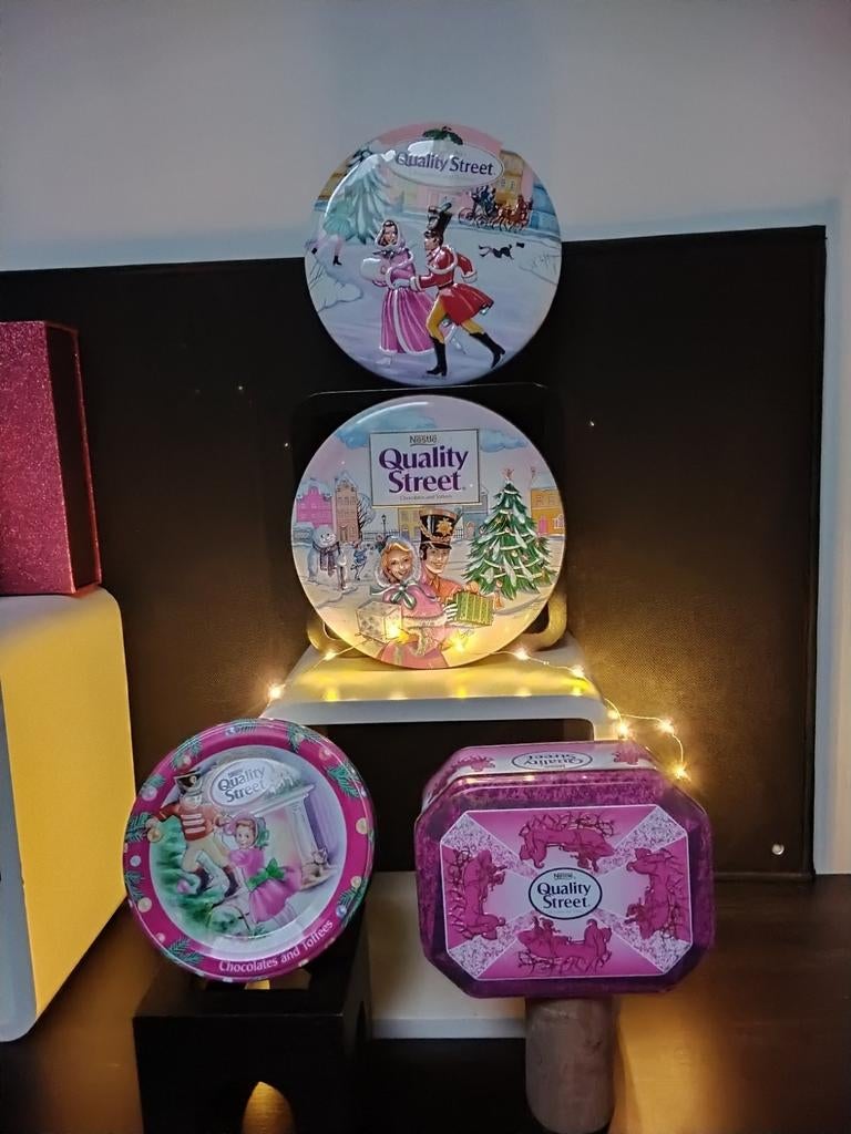 4 mooie (lege) dozen Quality Street kerst limited edition, Verzamelen, Blikken, Zo goed als nieuw, Ophalen of Verzenden