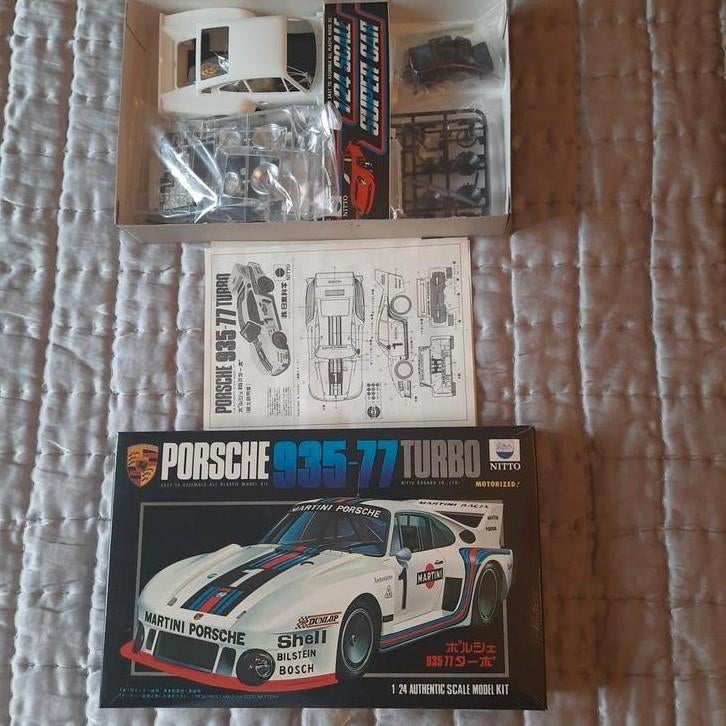 NITTO kit : PORSCHE 935-77 TURBO 1/24 VINTAGE met elec.motor, Hobby en Vrije tijd, Modelbouw | Auto's en Voertuigen, Zo goed als nieuw