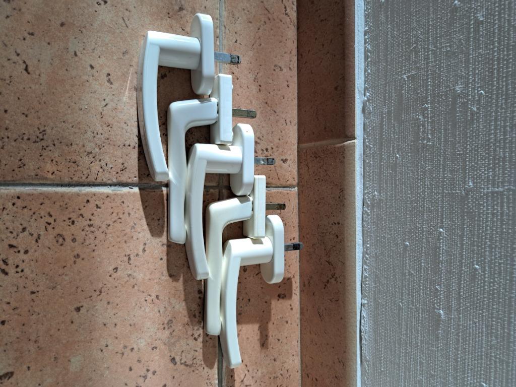 5 Poignées de fenêtres en PVC/ALU BLANC, Enlèvement, Utilisé, Fenêtre de façade ou Vitre