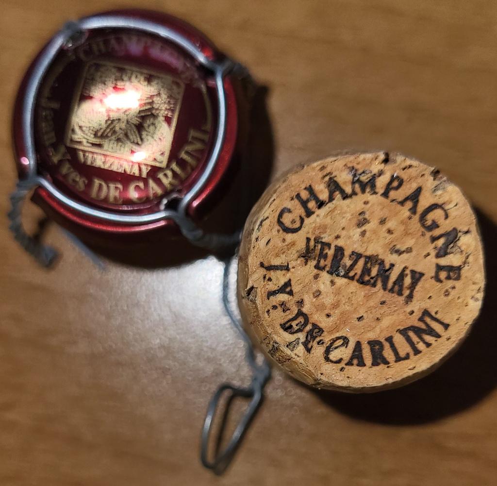 Capsule & bouchon Champagne DE CARLINI bordeaux & or nr.08, Collections, Enlèvement ou Envoi, Neuf, France, Champagne