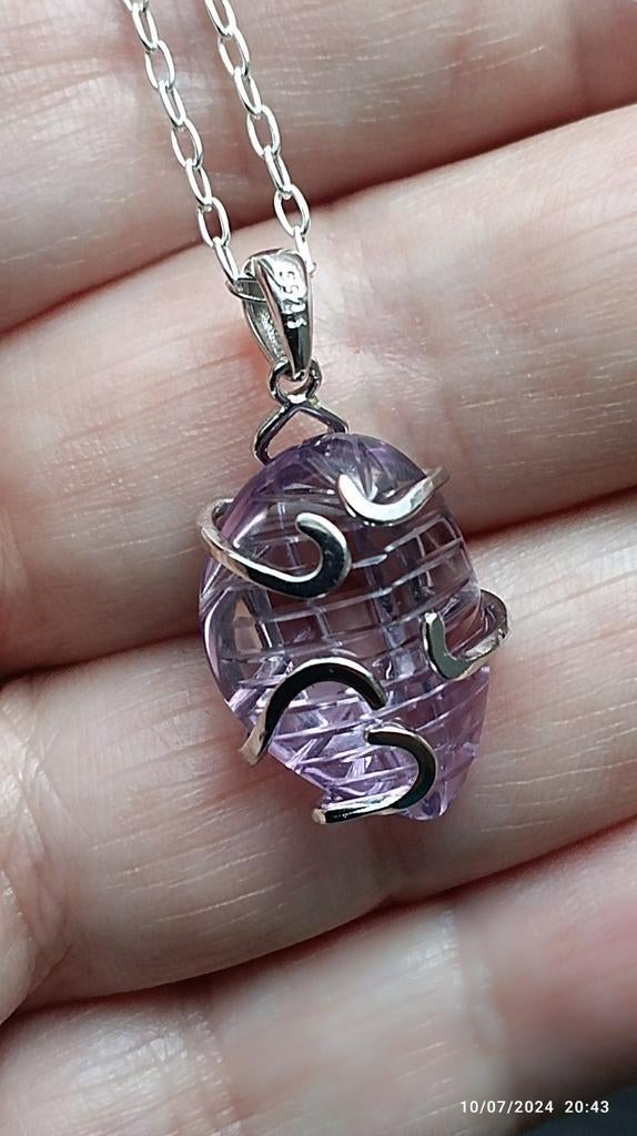 Pendentif en argent massif avec améthyste naturel sculpté, Neuf, Enlèvement ou Envoi, Avec pierre précieuse, Violet