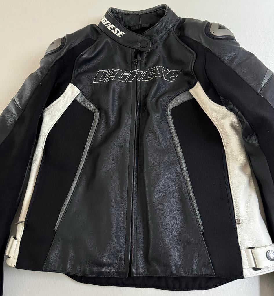 Dainese lederen damesjas Maat 48 small medium, Motoren, Dainese, Jas | leer, Ophalen of Verzenden, Nieuw zonder kaartje