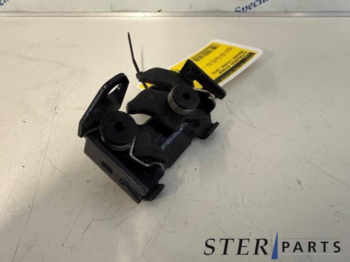 Slotmechaniek Motorkap van een Mercedes C-Klasse, Gebruikt, -, Ophalen of Verzenden, -
