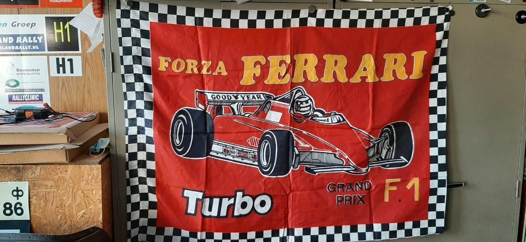 Vlag Ferrari  F 1  137 cm op 100 cm jaren 1980, Diversen, Vlaggen en Wimpels, Ophalen of Verzenden, Nieuw